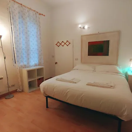 New And Cozy Flat In Via Mascarella 아파트 *