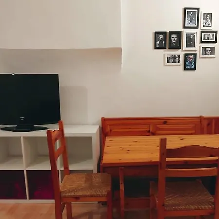 New And Cozy Flat In Via Mascarella 아파트 *